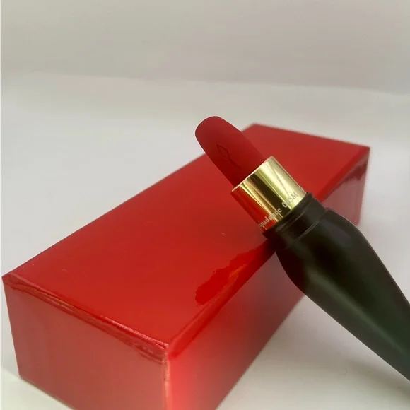 Christian Louboutin Velvet Matte Lip Colour Lipstick ~Shade 005M Red Dramadouce~ - Picture 3 of 7